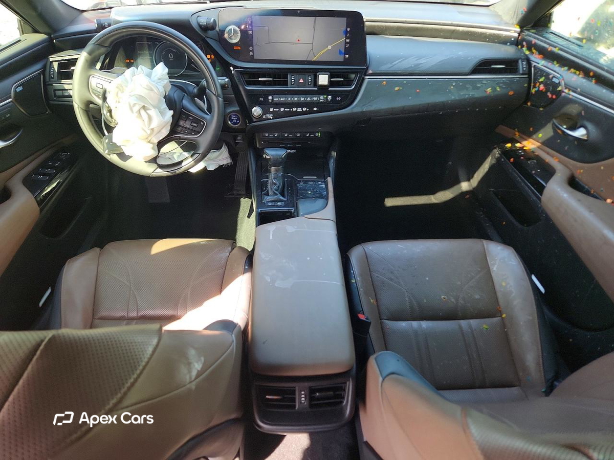 Lexus ES 2022