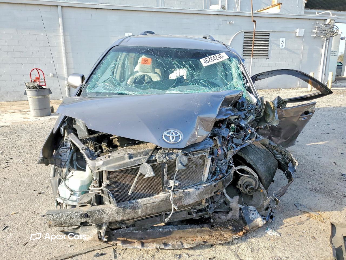Toyota Sienna 2011
