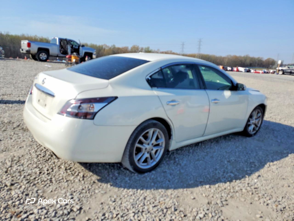 Nissan Maxima 2014