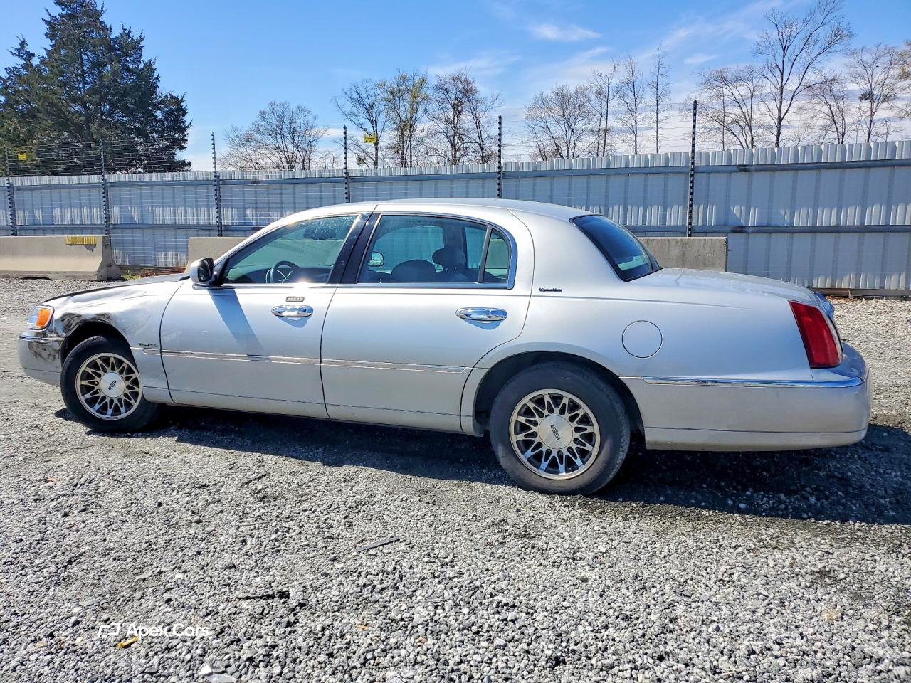 Lincoln Town Car 2000