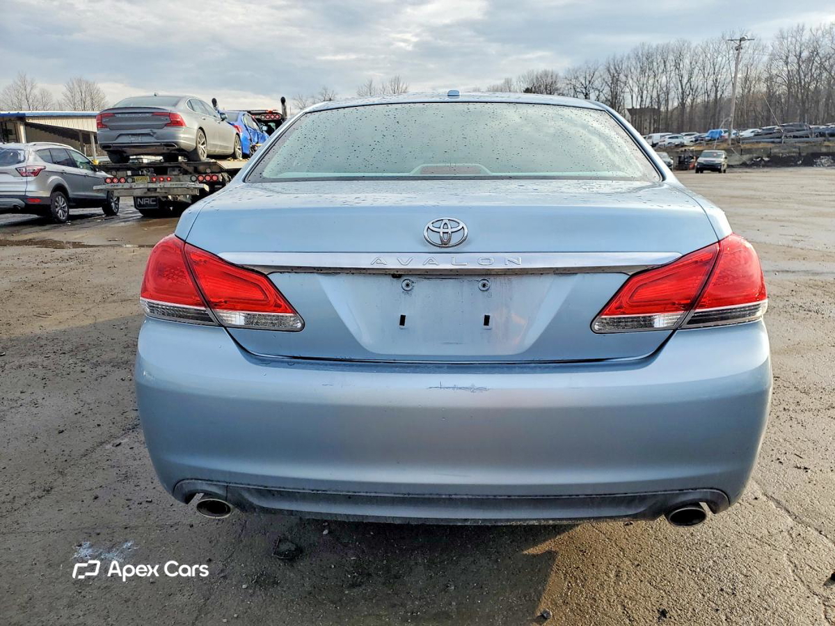 Toyota Avalon 2012