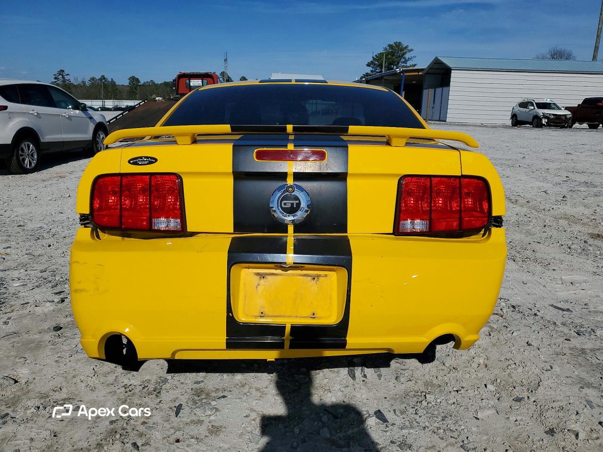 Ford Mustang 2005