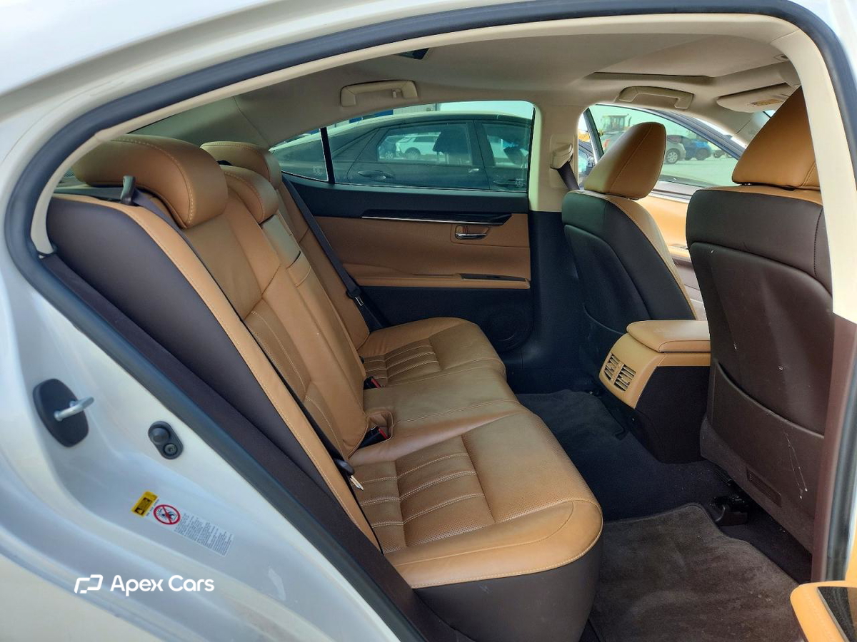 Lexus ES 2016