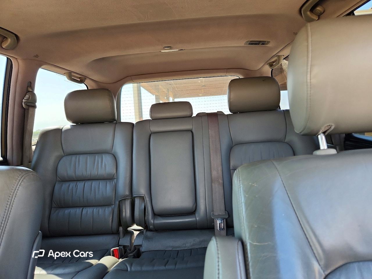 Lexus LX 2006