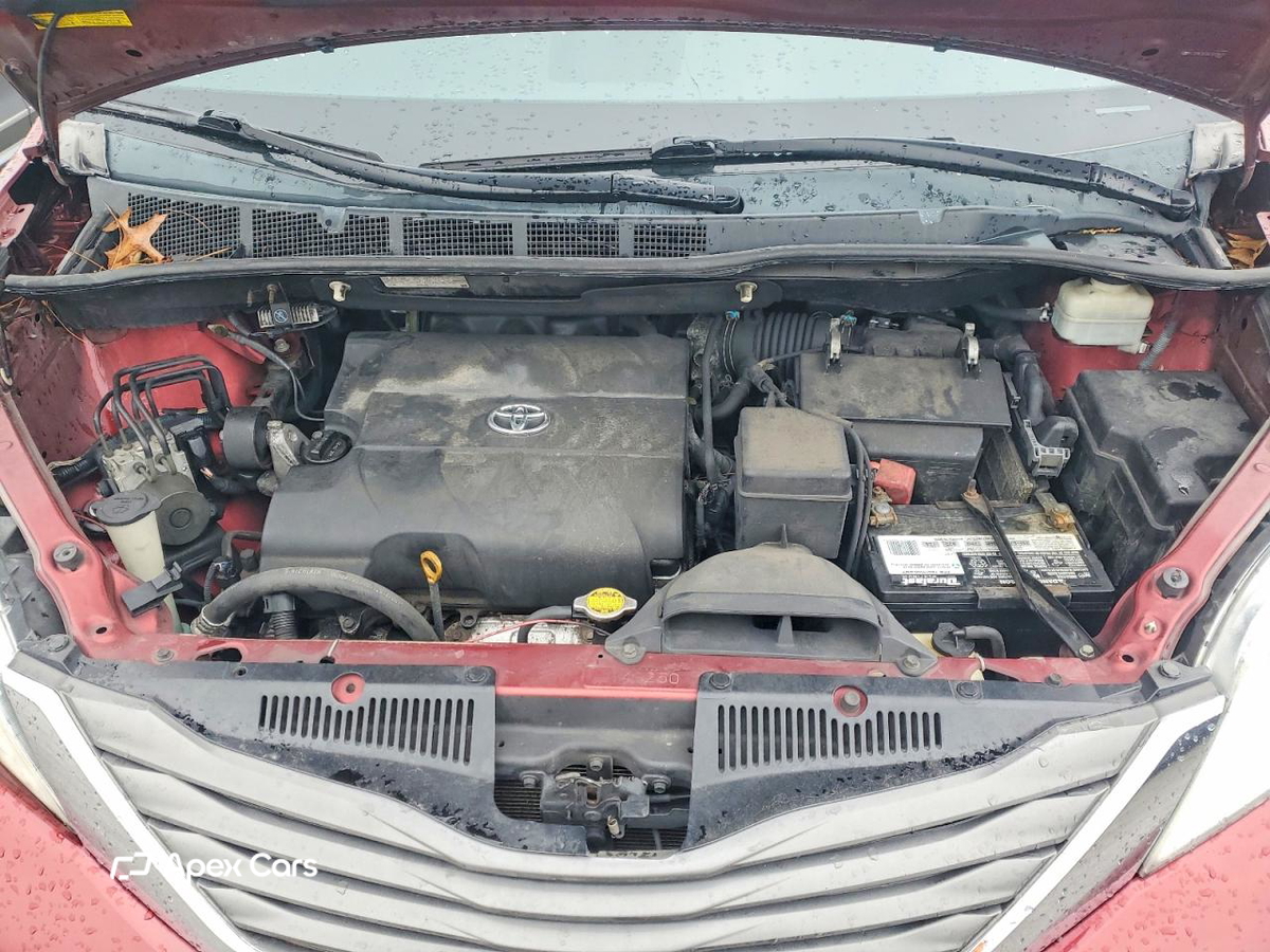 Toyota Sienna 2012