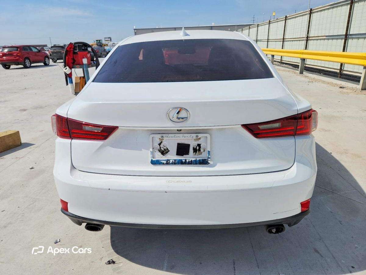 Lexus IS 2016
