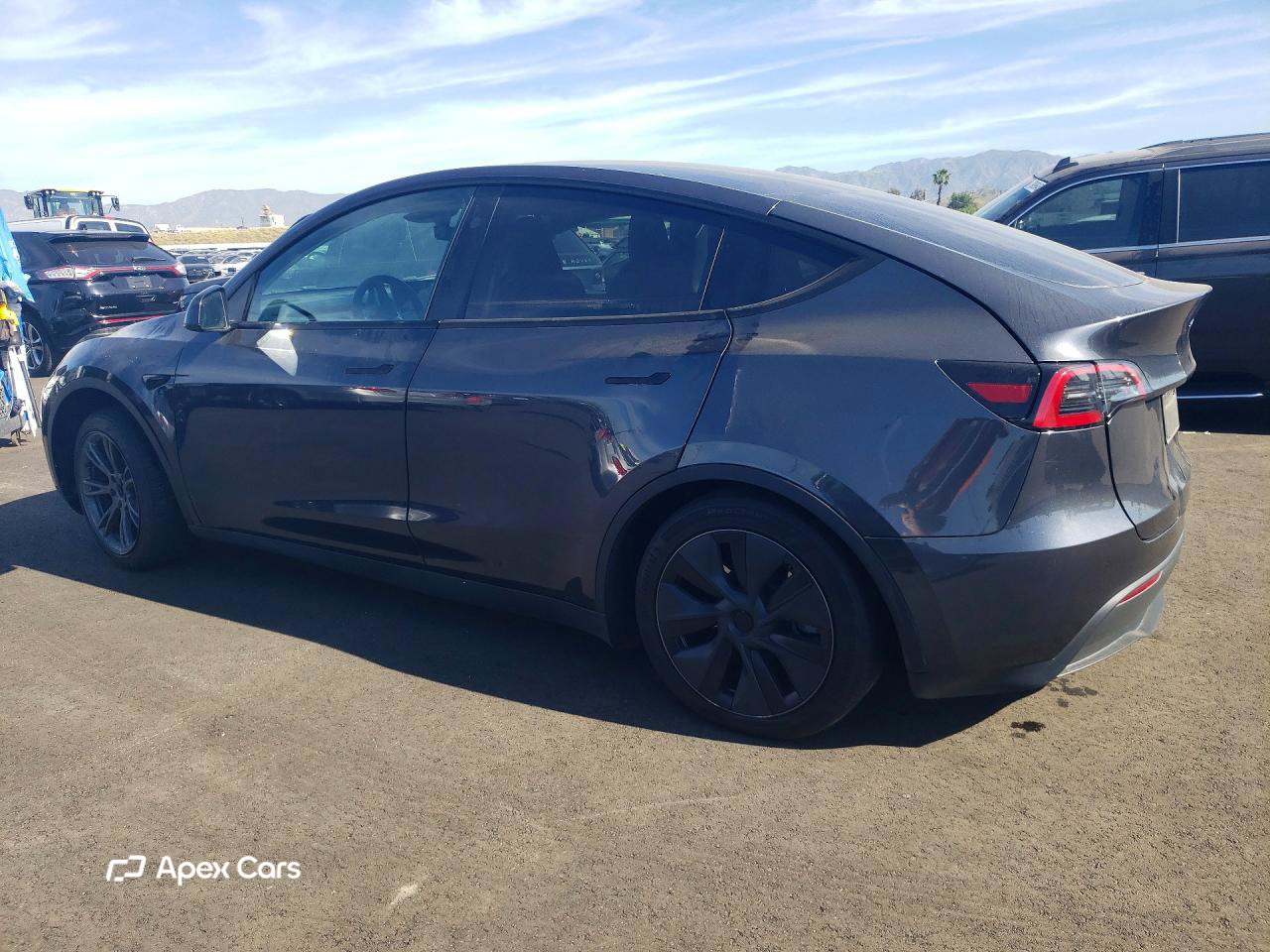 Tesla Model Y 2024
