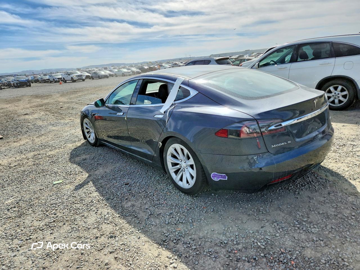 Tesla Model S 2018
