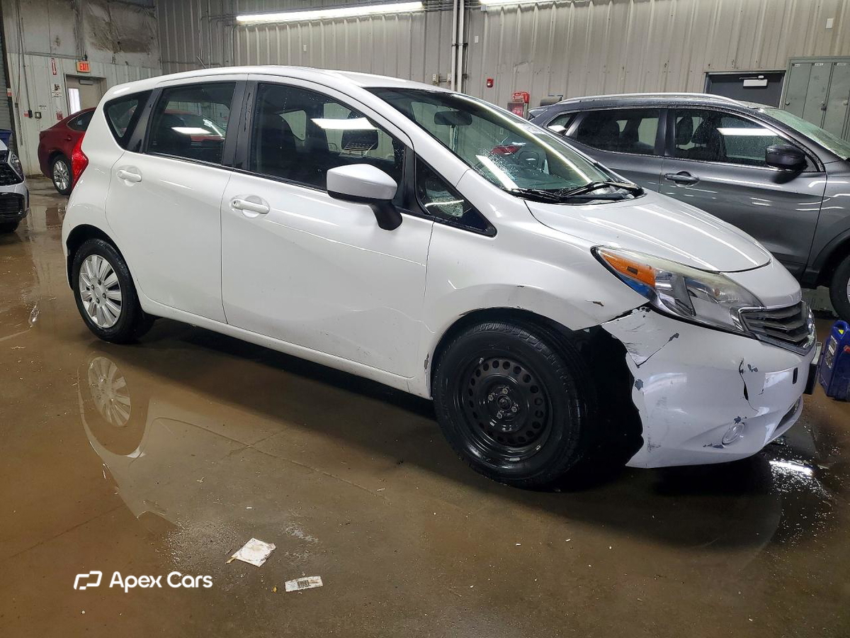 Nissan Versa 2015