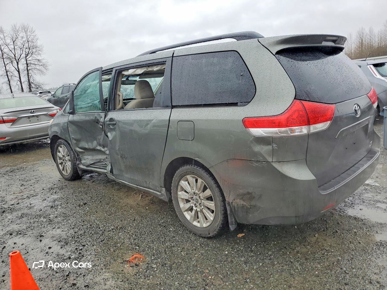 Toyota Sienna 2011