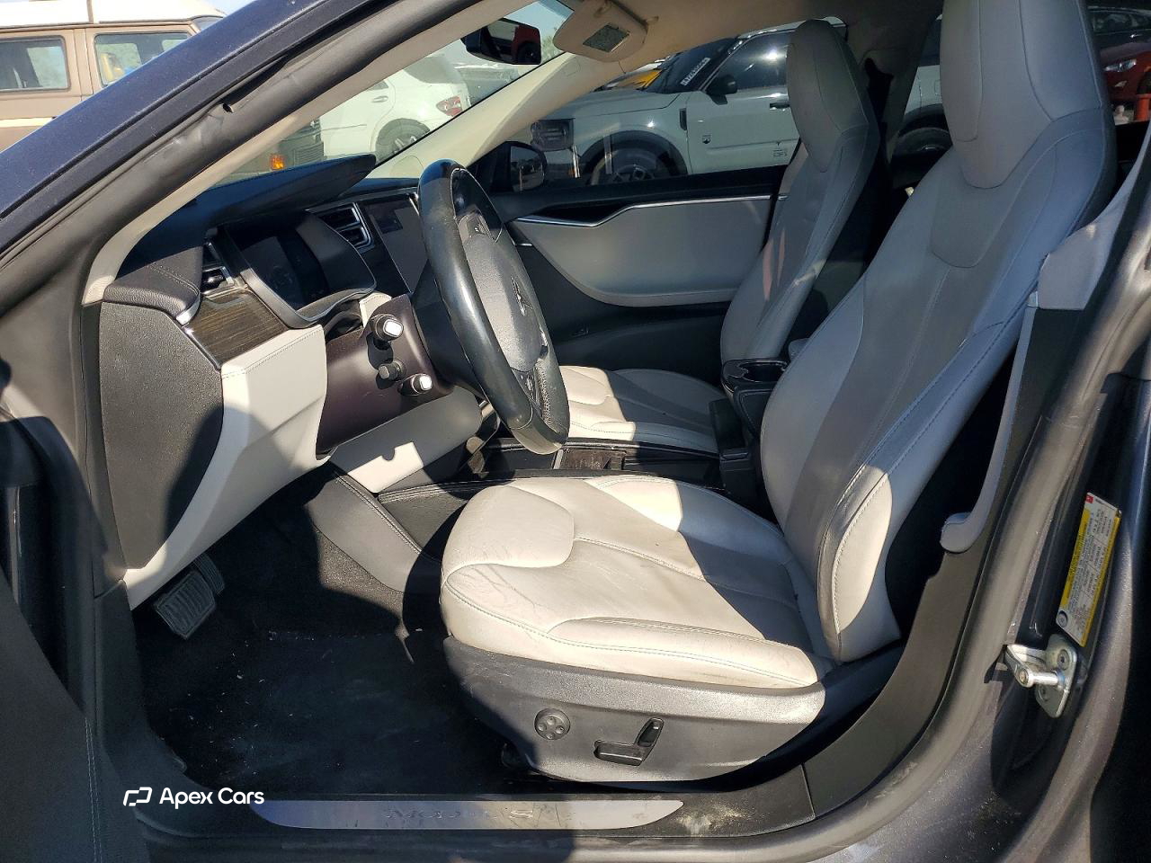 Tesla Model S 2015
