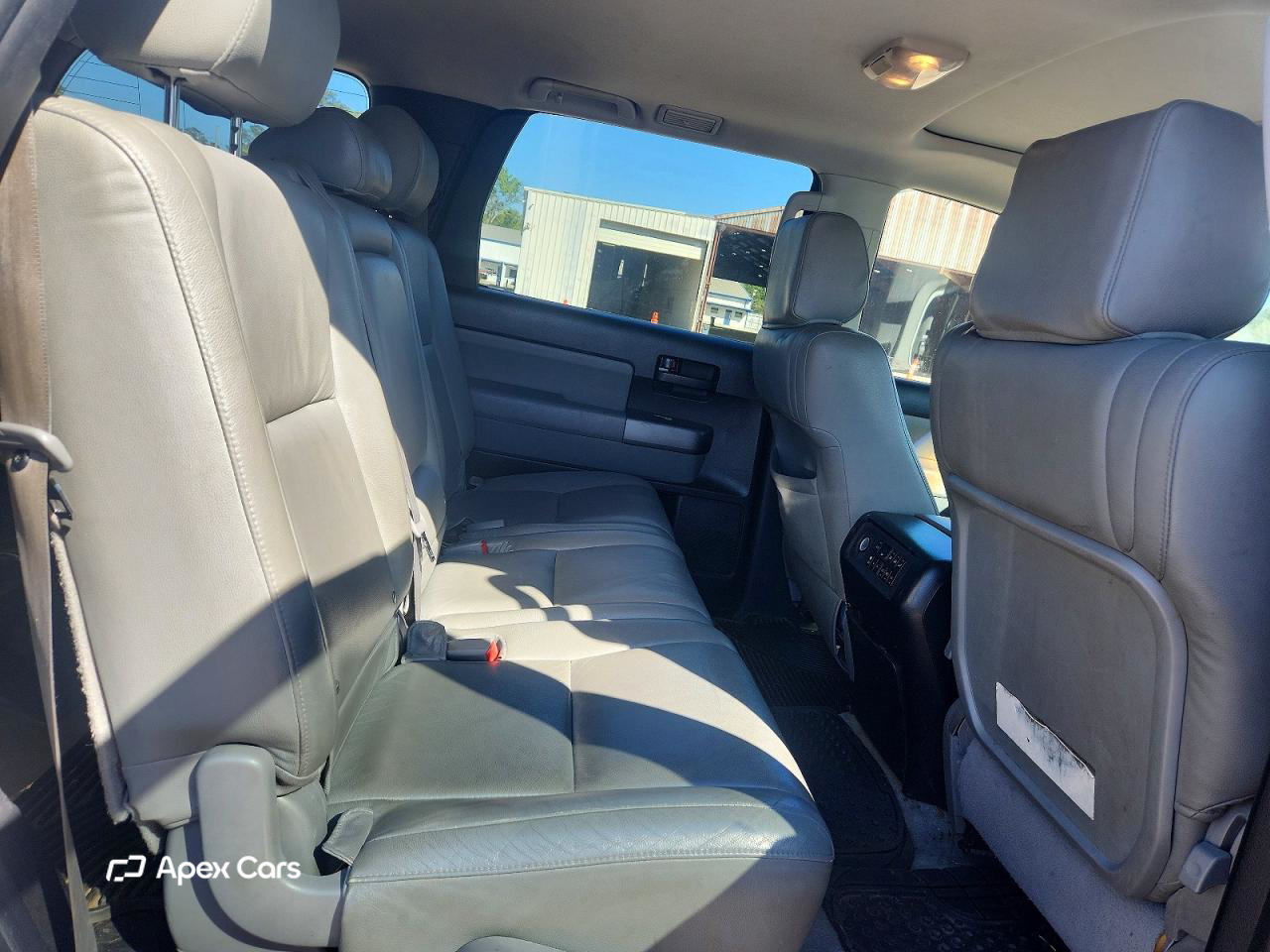 Toyota Sequoia 2010