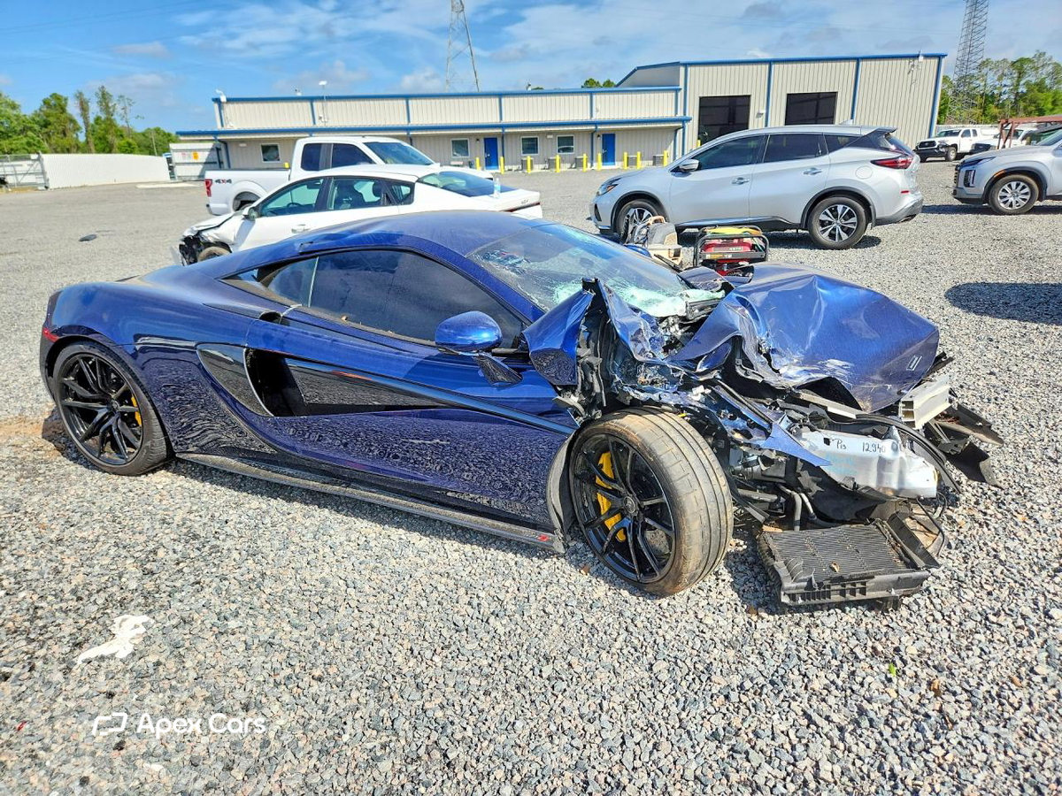 McLaren 570S 2016