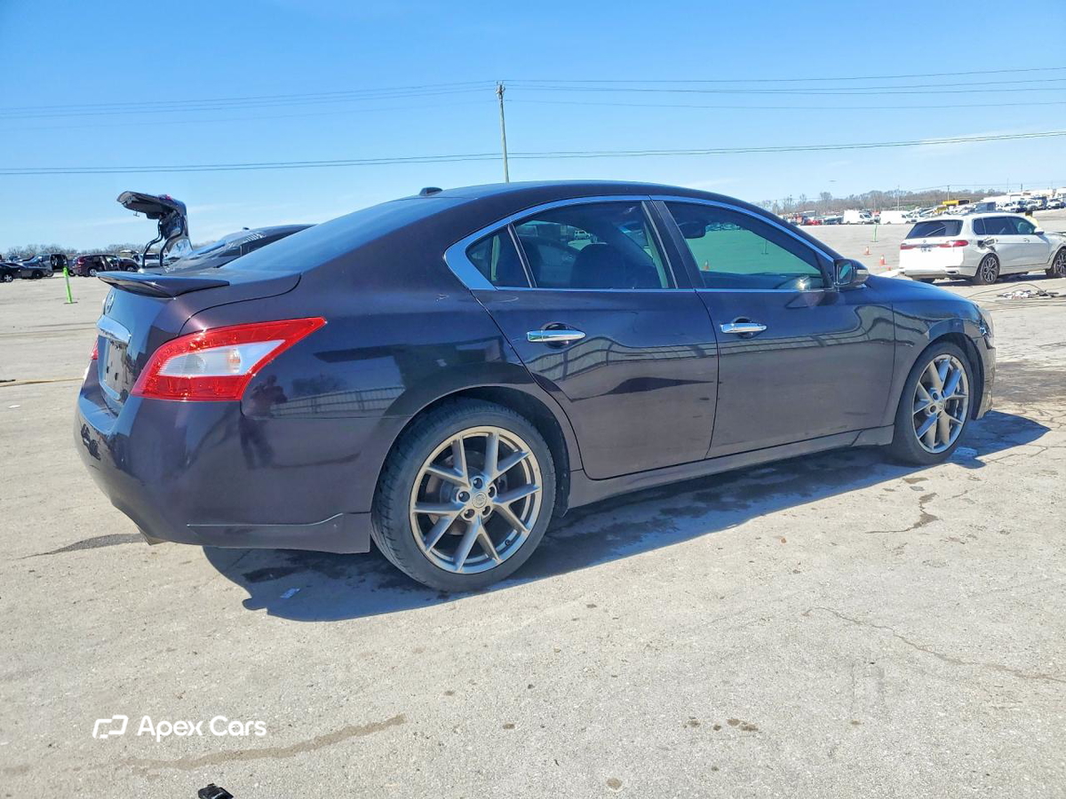 Nissan Maxima 2010