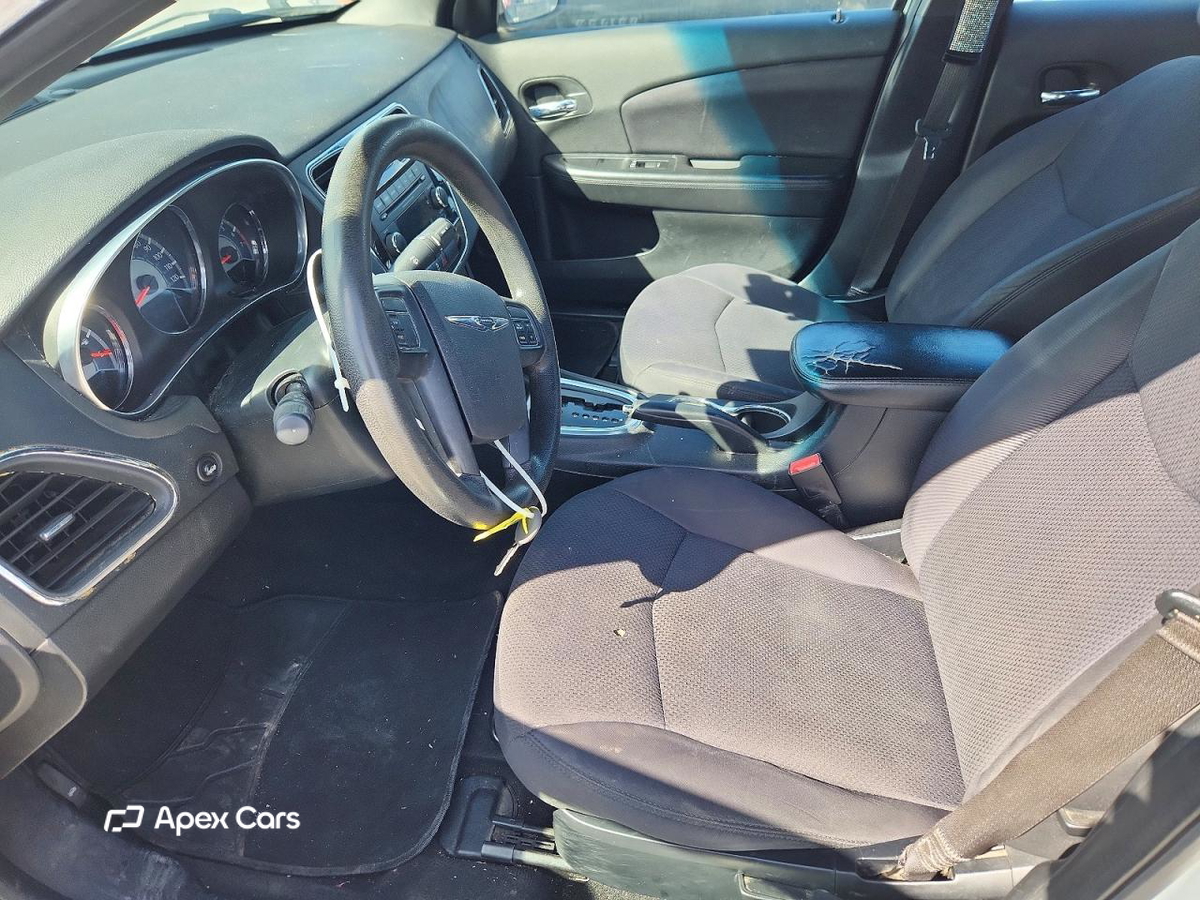 Chrysler 200 2012