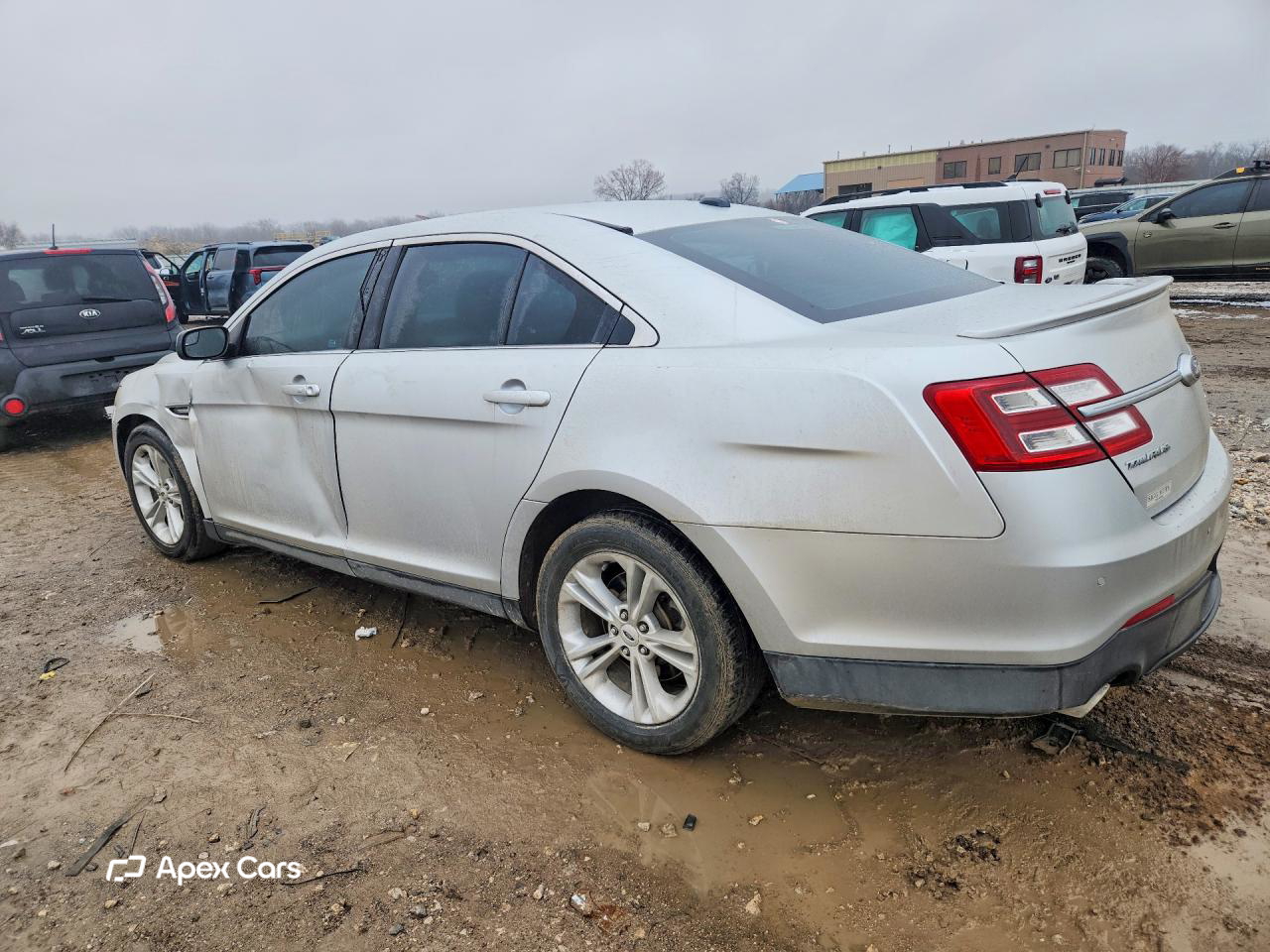 Ford Taurus 2015