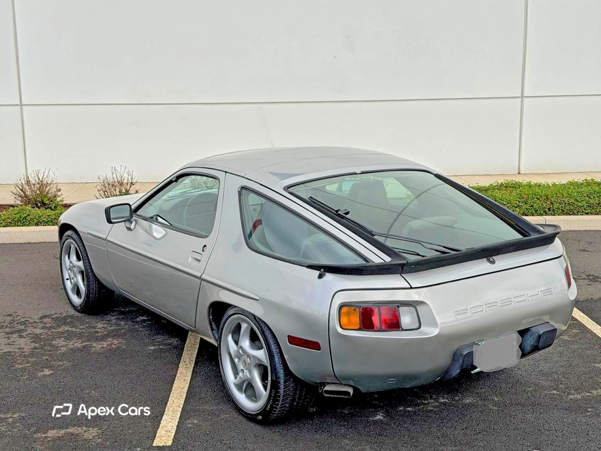 Porsche 928 1982
