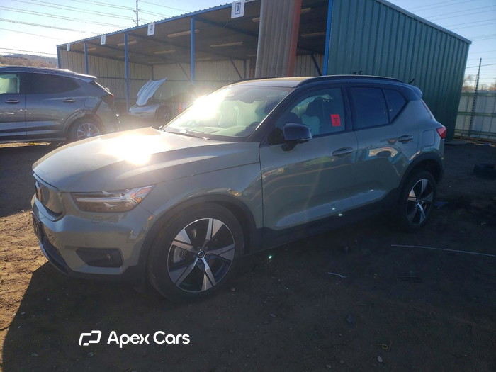 2021 Volvo XC40 - Image 1 of 5