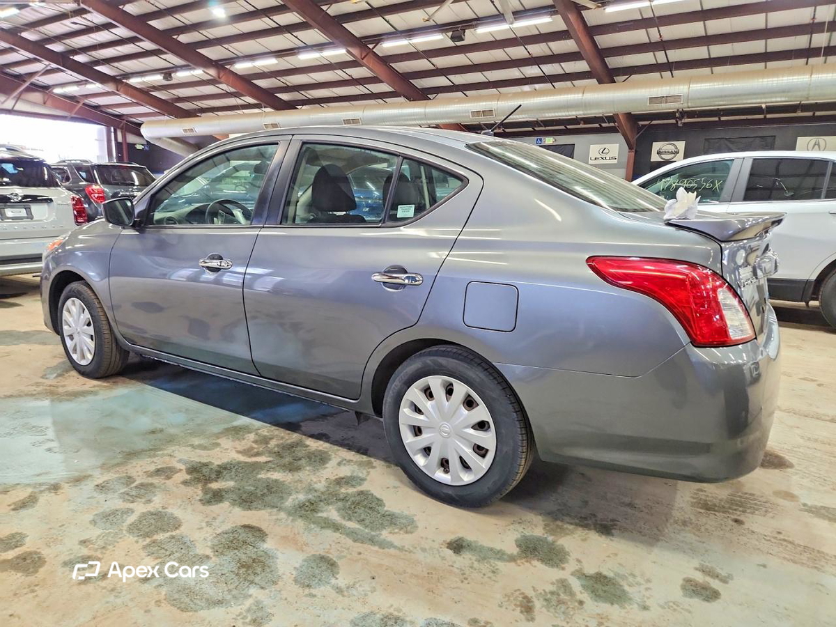 Nissan Versa 2016