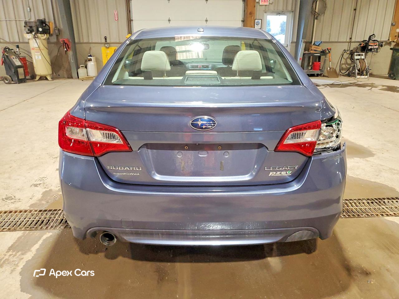 Subaru Legacy 2015
