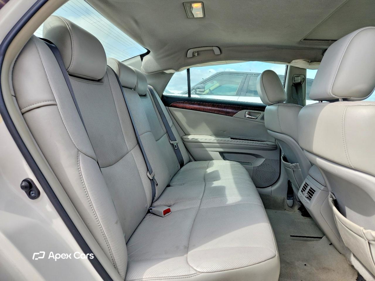 Toyota Avalon 2011