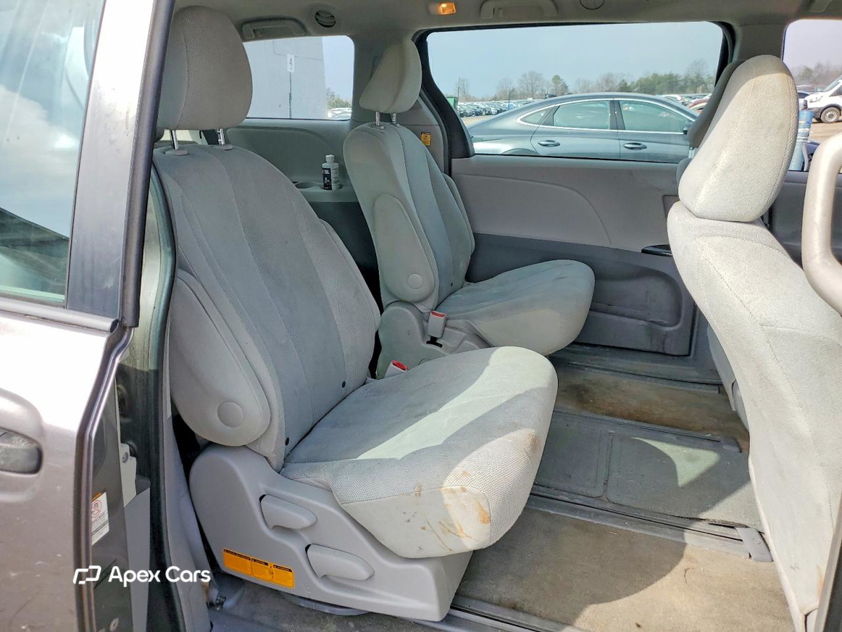Toyota Sienna 2012