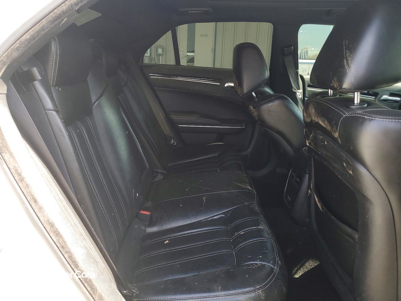 Chrysler 300 2019