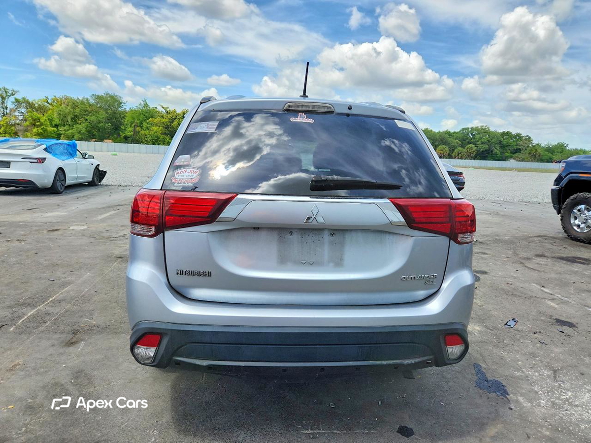 Mitsubishi Outlander 2016