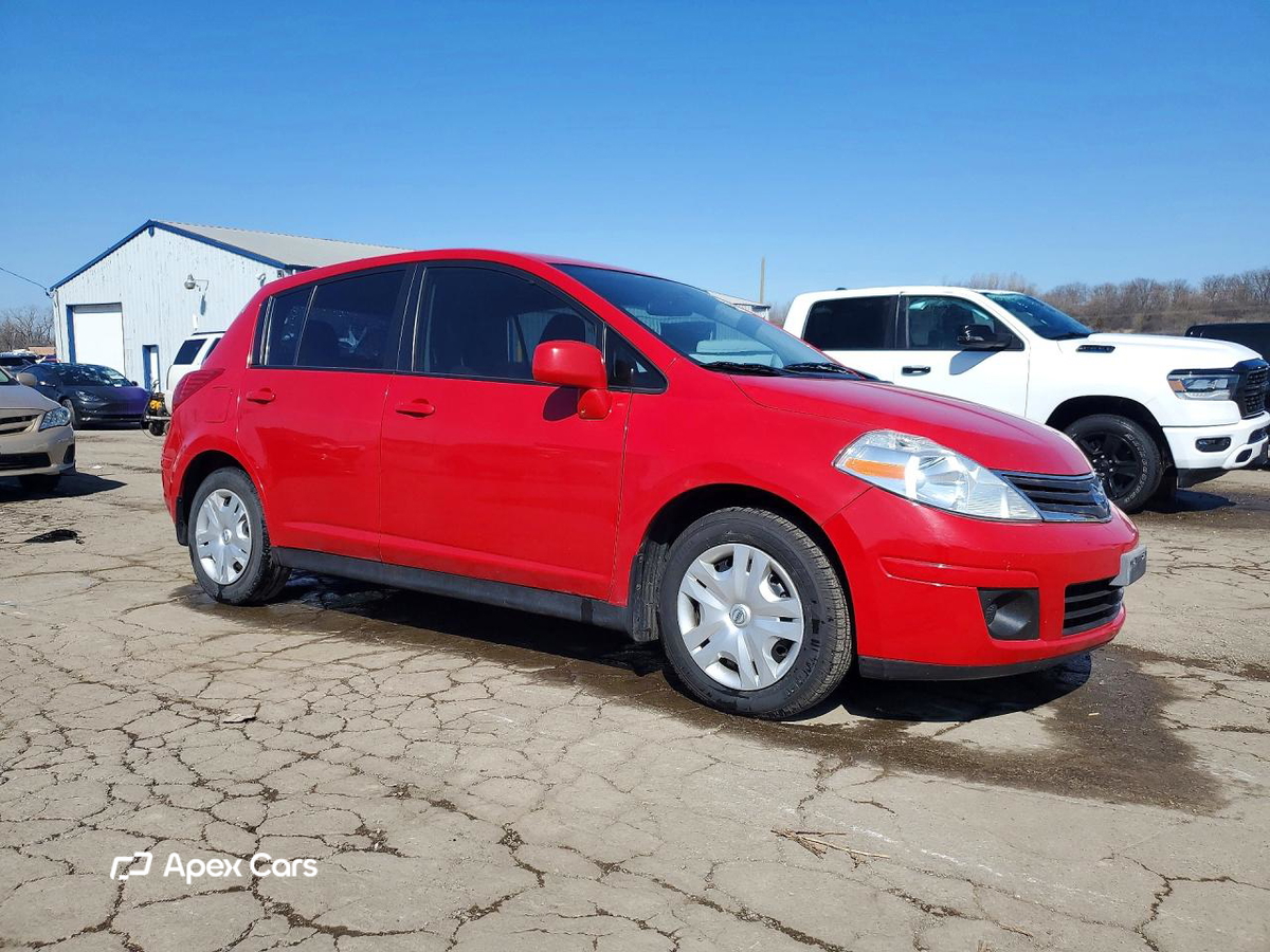 Nissan Versa 2011