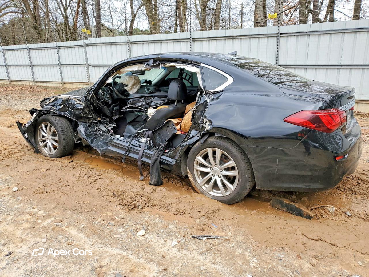 Infiniti Q70 2017