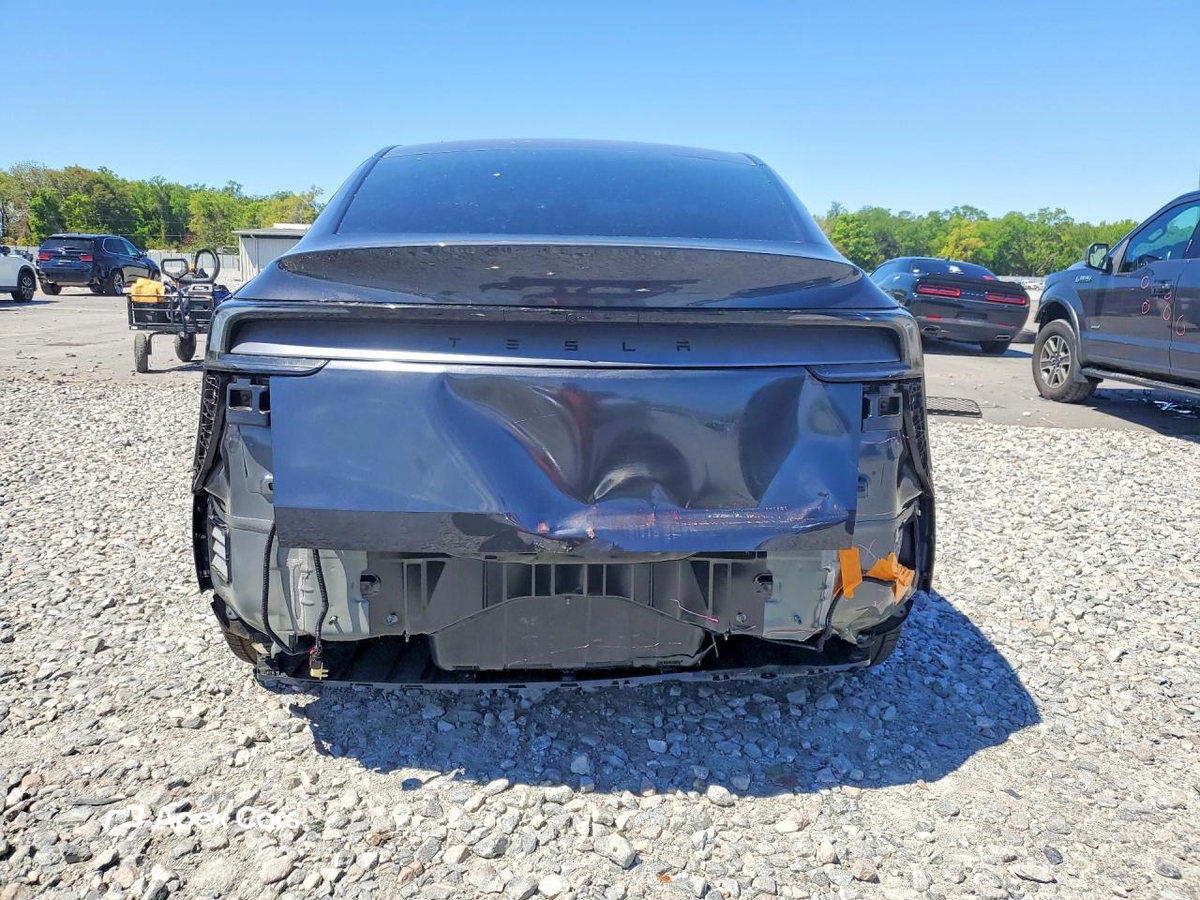 Tesla Model Y 2026