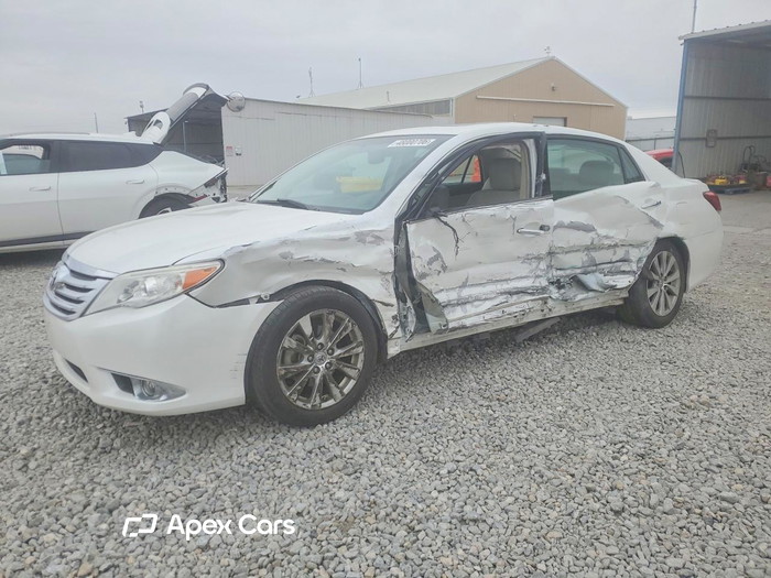 2012 Toyota Avalon - Image 1 of 5