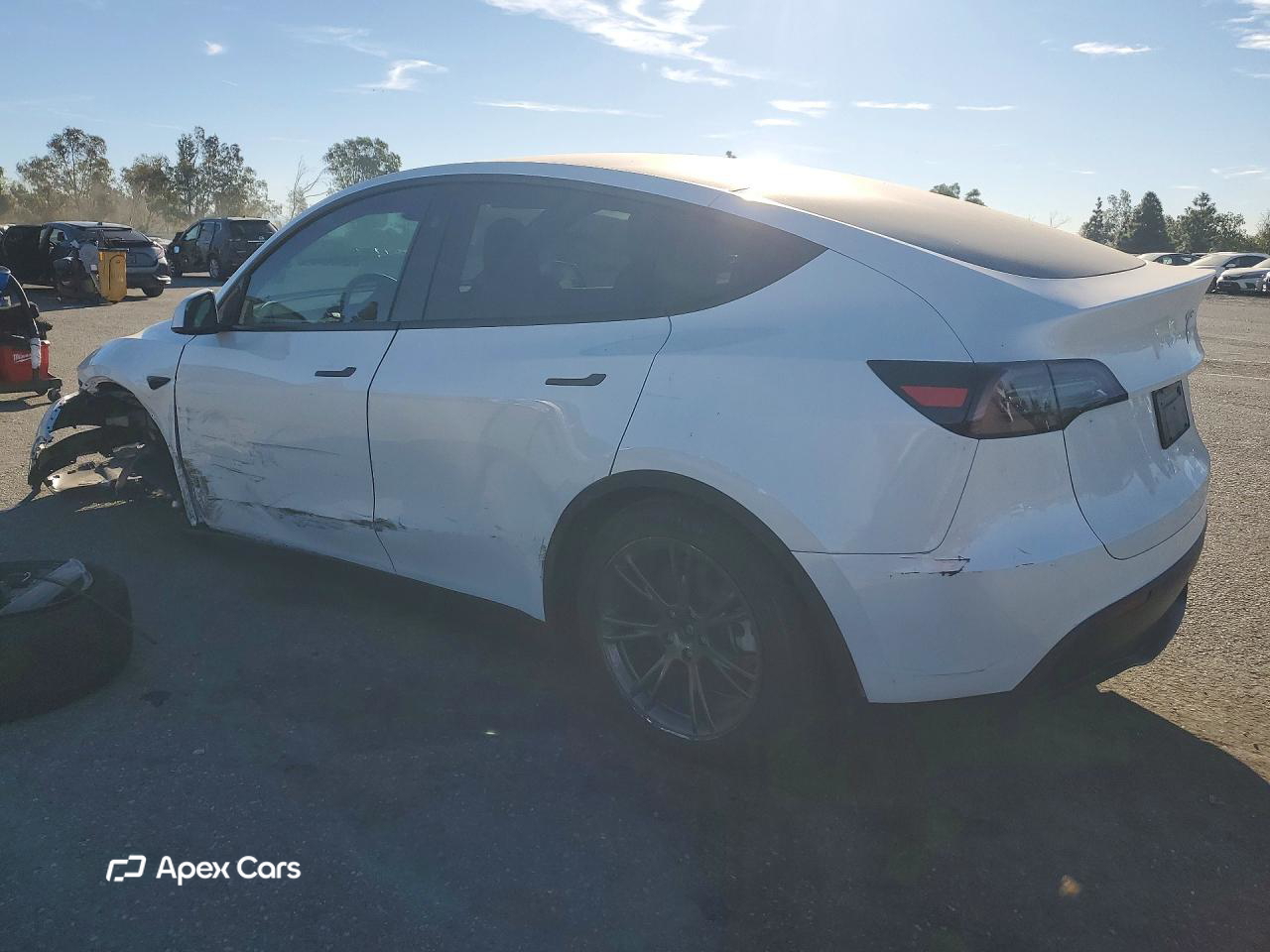 Tesla Model Y 2025