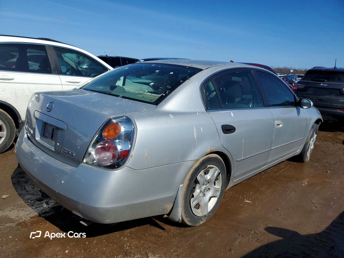 Nissan Altima 2004