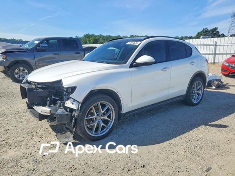 Alfa Romeo Stelvio 2018 - Image 1 of 13