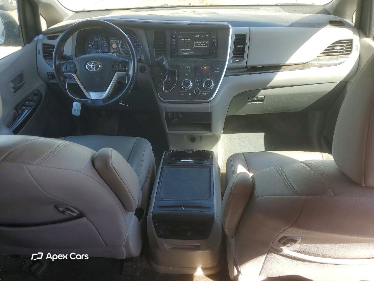 Toyota Sienna 2016