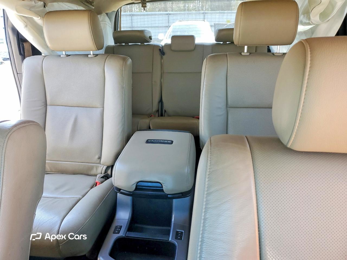 Toyota Sequoia 2016
