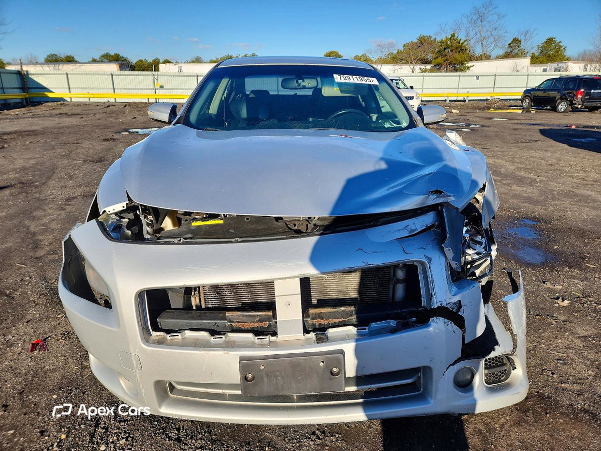 Nissan Maxima 2012