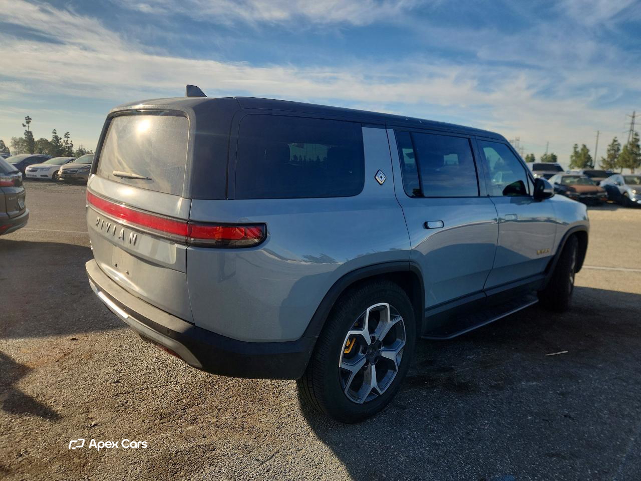 Rivian R1S 2023