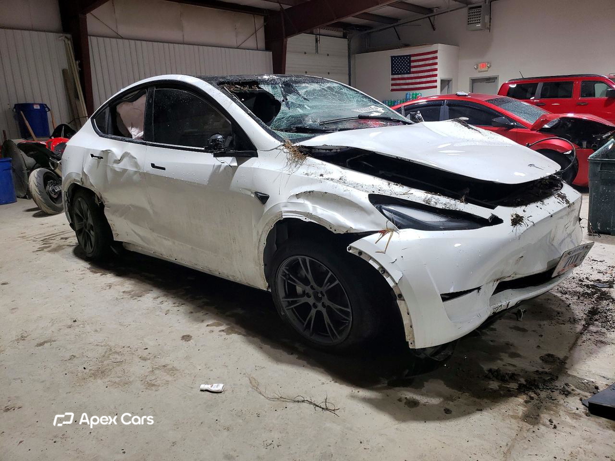Tesla Model Y 2024