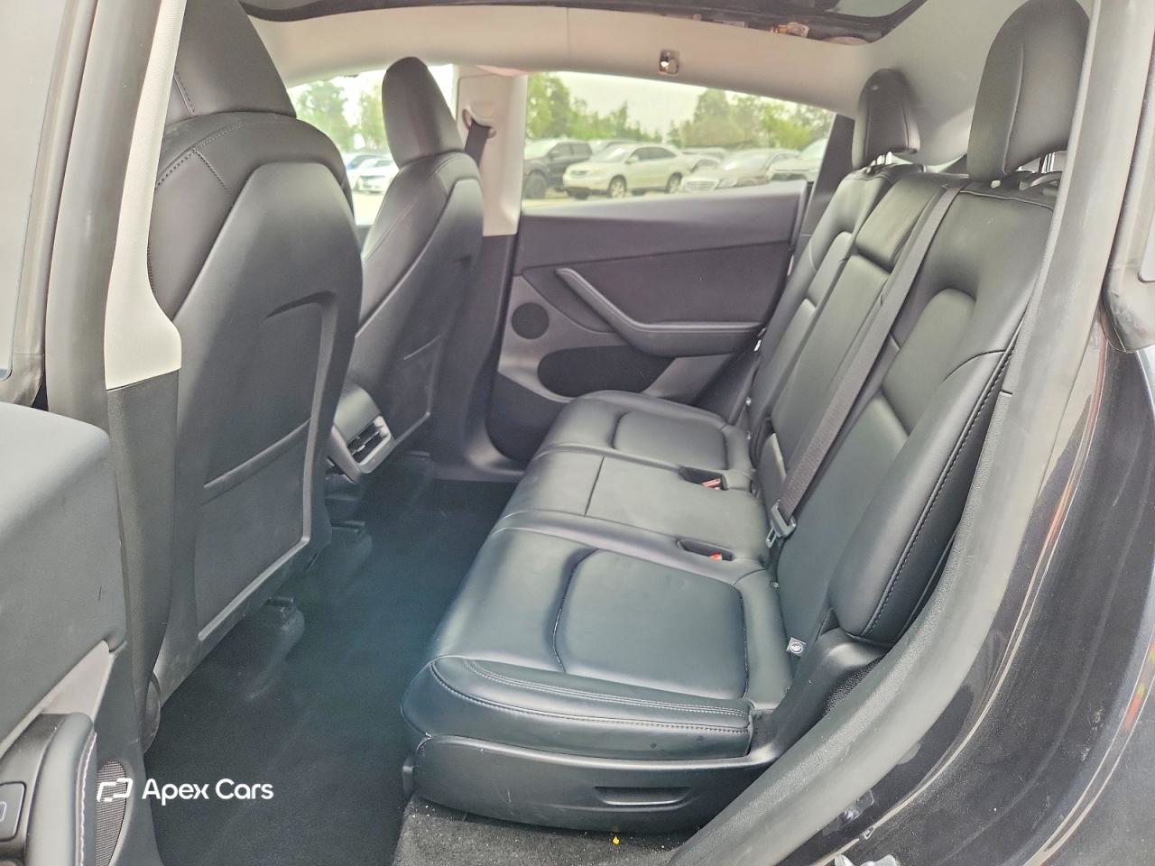 Tesla Model Y 2025