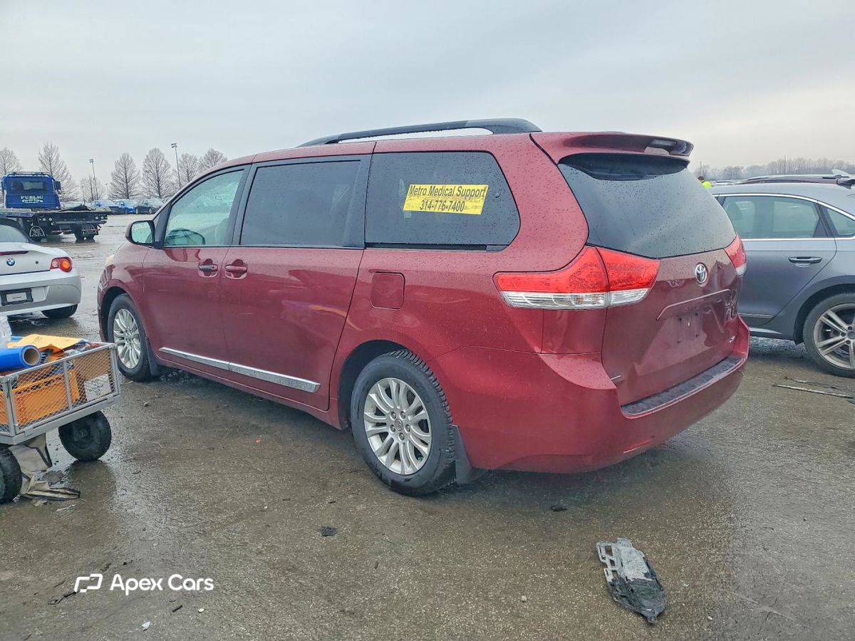 Toyota Sienna 2012