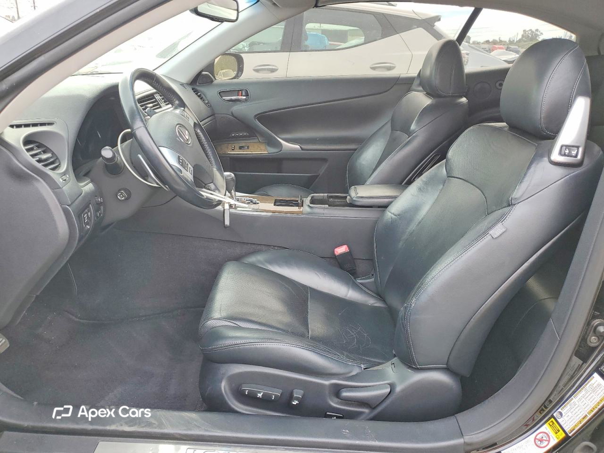 Lexus IS 2011