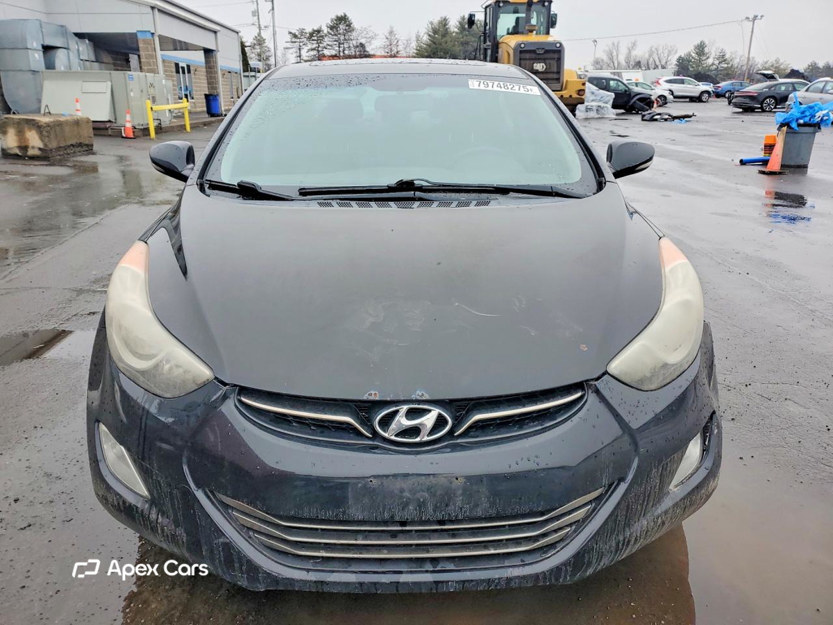 Hyundai Elantra 2012