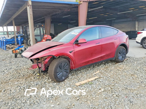 Tesla Model Y 2026 - Image 1 of 5