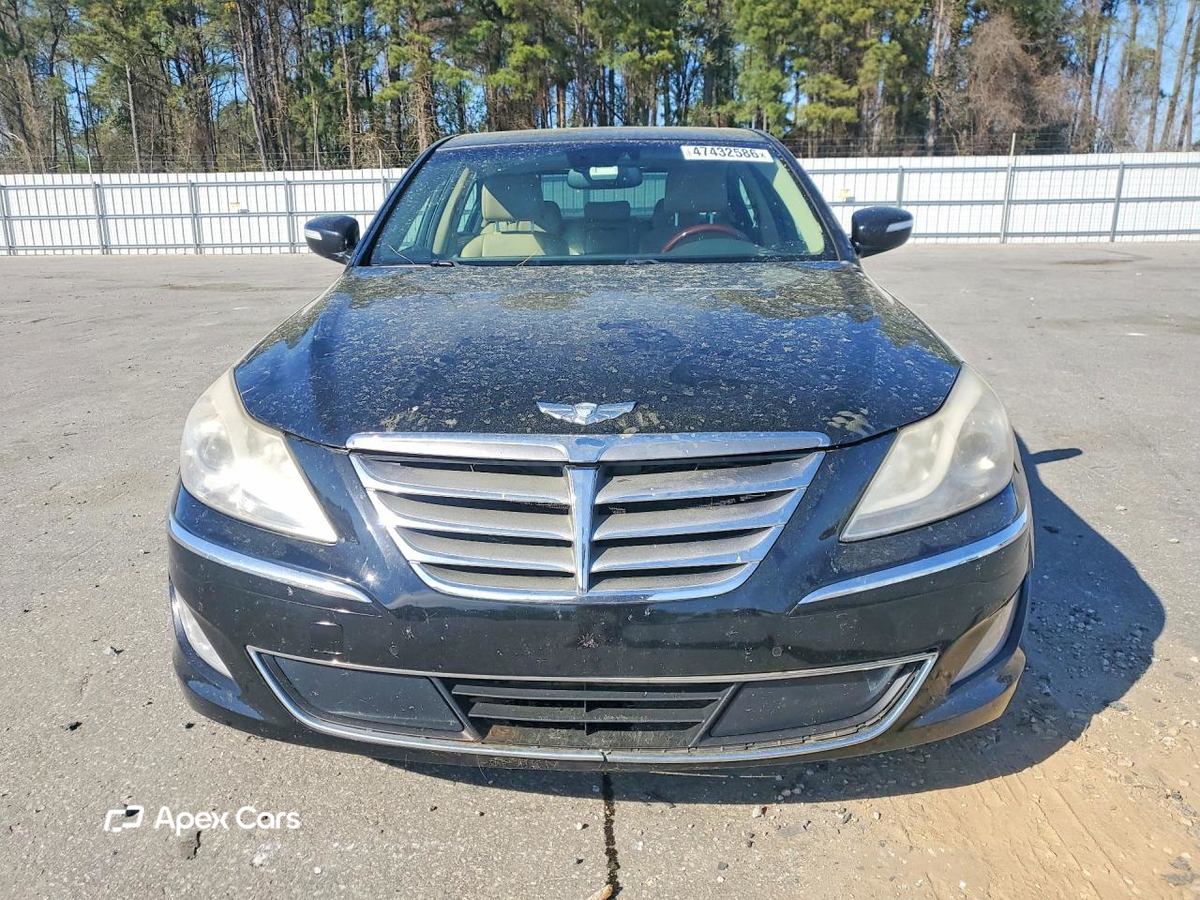 Hyundai Genesis 2012