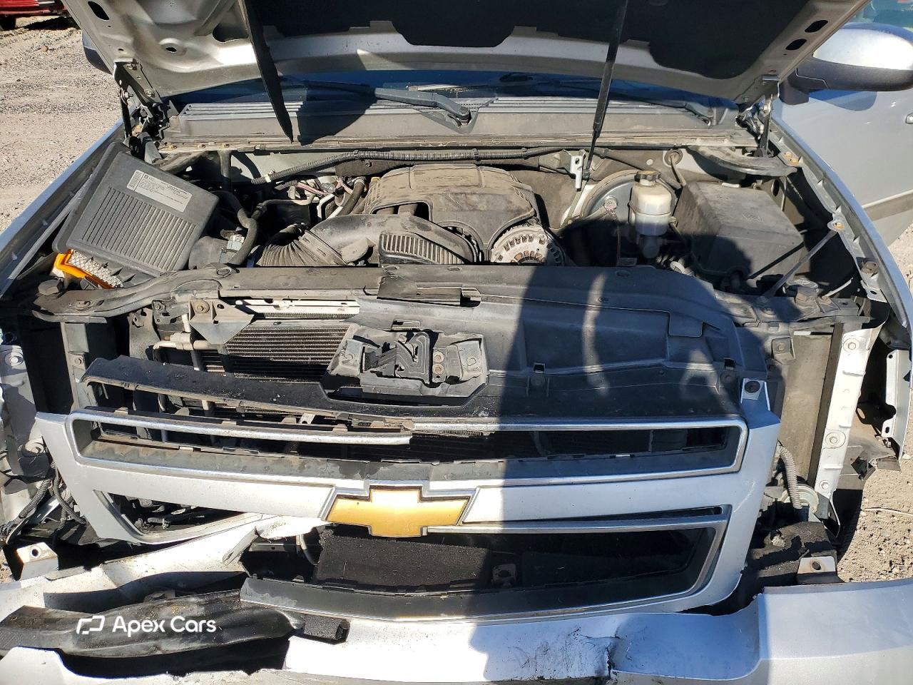 Chevrolet Suburban 2012