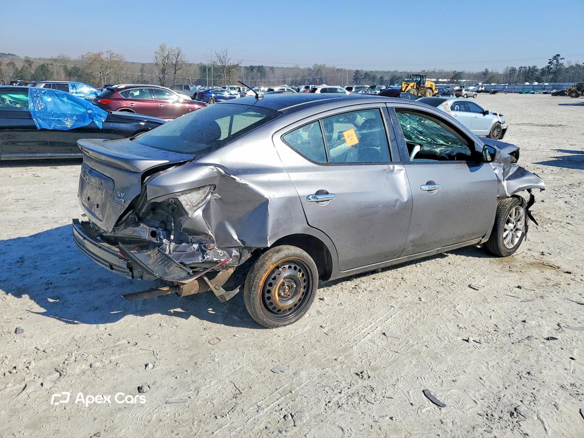 Nissan Versa 2018