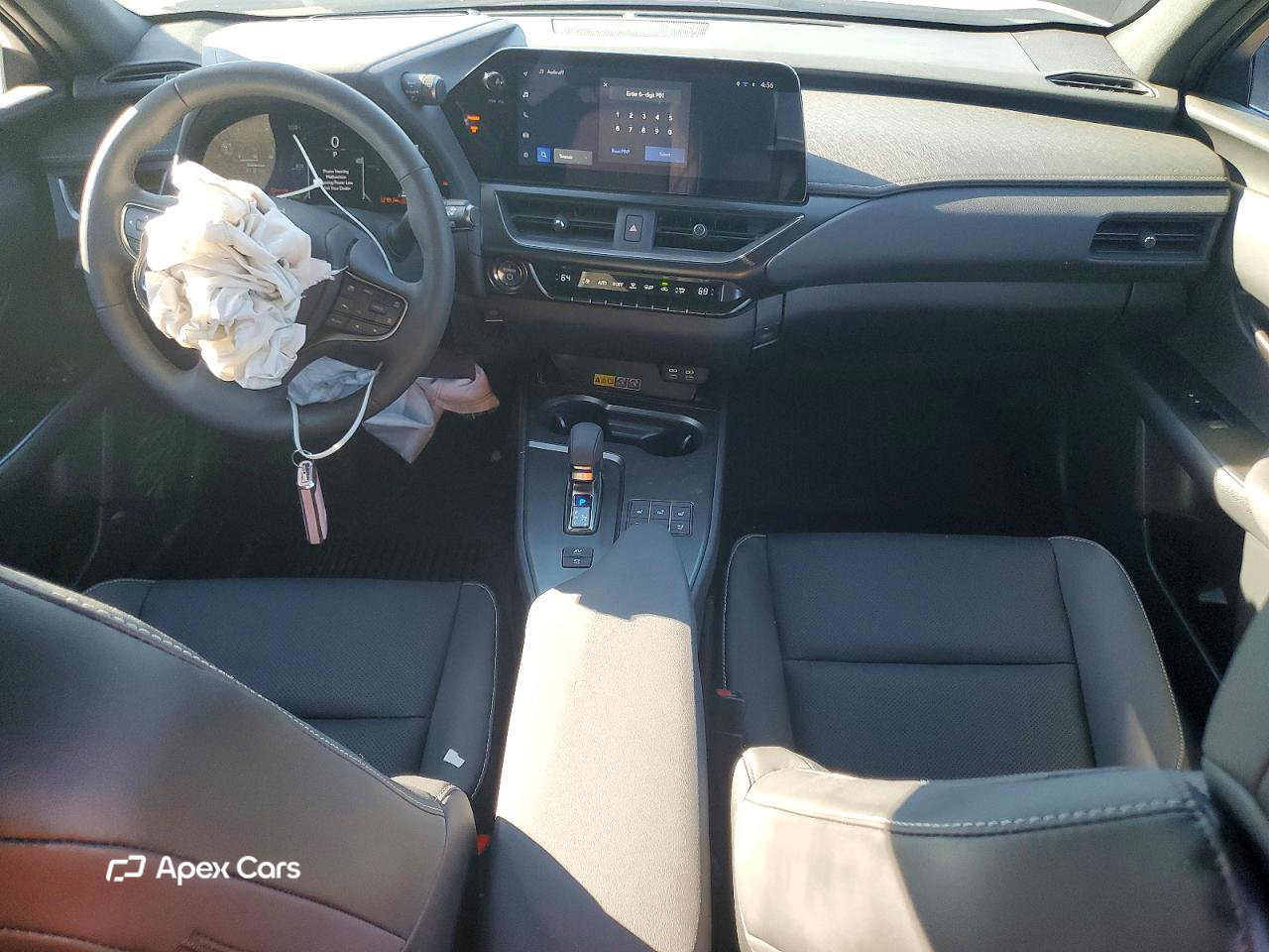 Lexus UX 2025