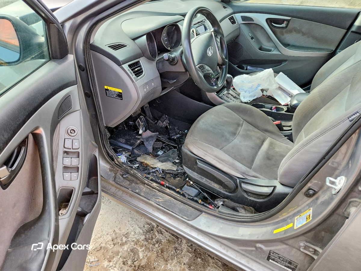 Hyundai Elantra 2013